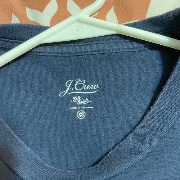 J.Crew • Navy Blue T-Shirt with red Hearts - Picture 6 of 7